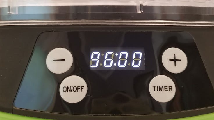 The digital timer is pre-set to 96 hours for optimal drying time.