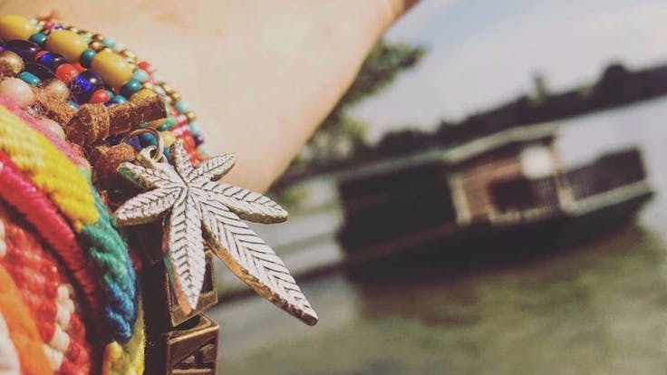 ♡ weedlets bracelets in vintage, boho & hippie style for all the cannabis enthusiasts out there ♡