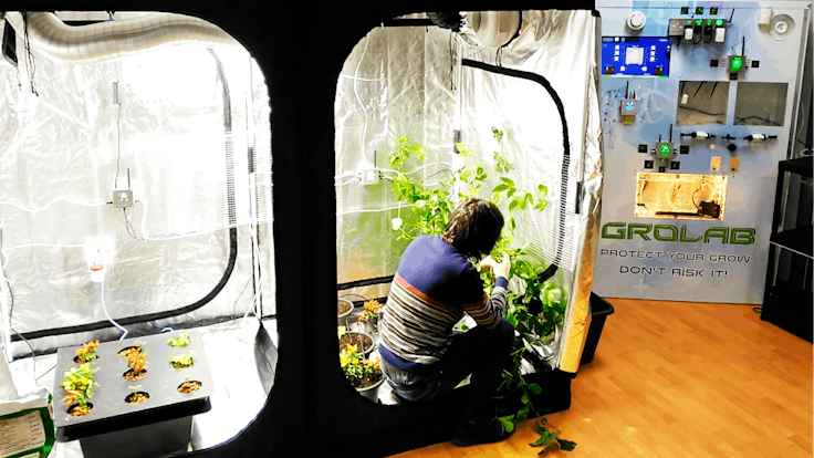 Open Grow´s Laboratory. GroLab controlling until 8 individual grows.