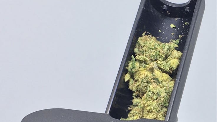 The "shovel" helps ground material to be collected & directed into the reservoir. Less Mess!