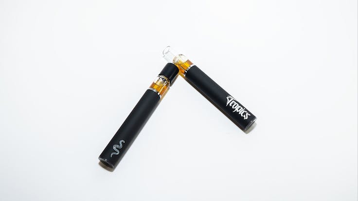All-in-one rechargeable vape pens with superior quality glass tank and tip.