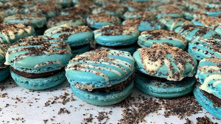 Madame Munchie Cookie Monster French Macarons straight from the oven!