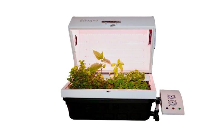 Silogro is a fun way to grow weed in a tight space and includes everything you need to grow easily.