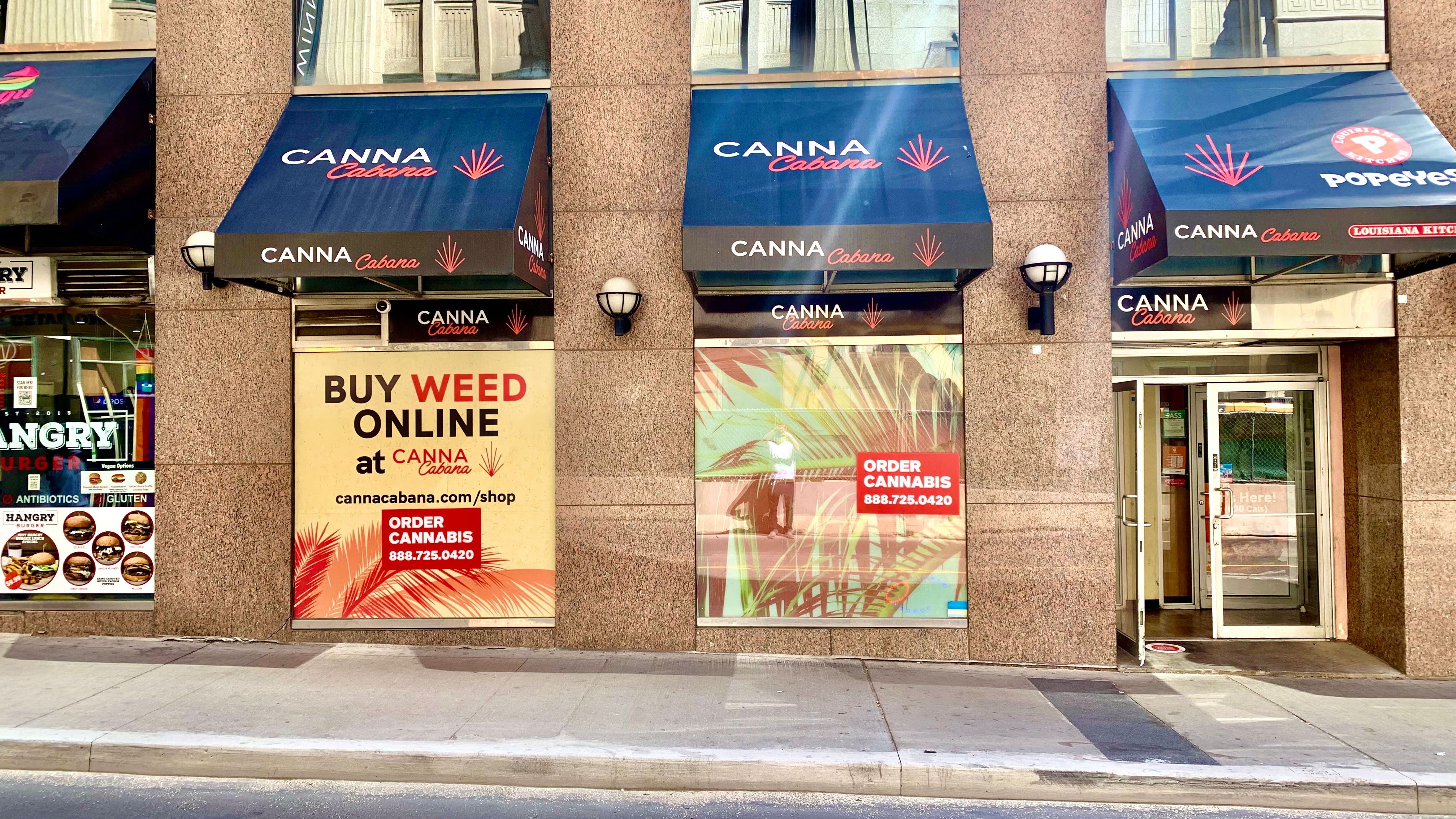 Cannabis Store Canna Cabana - Toronto - 435 Yonge St - 9