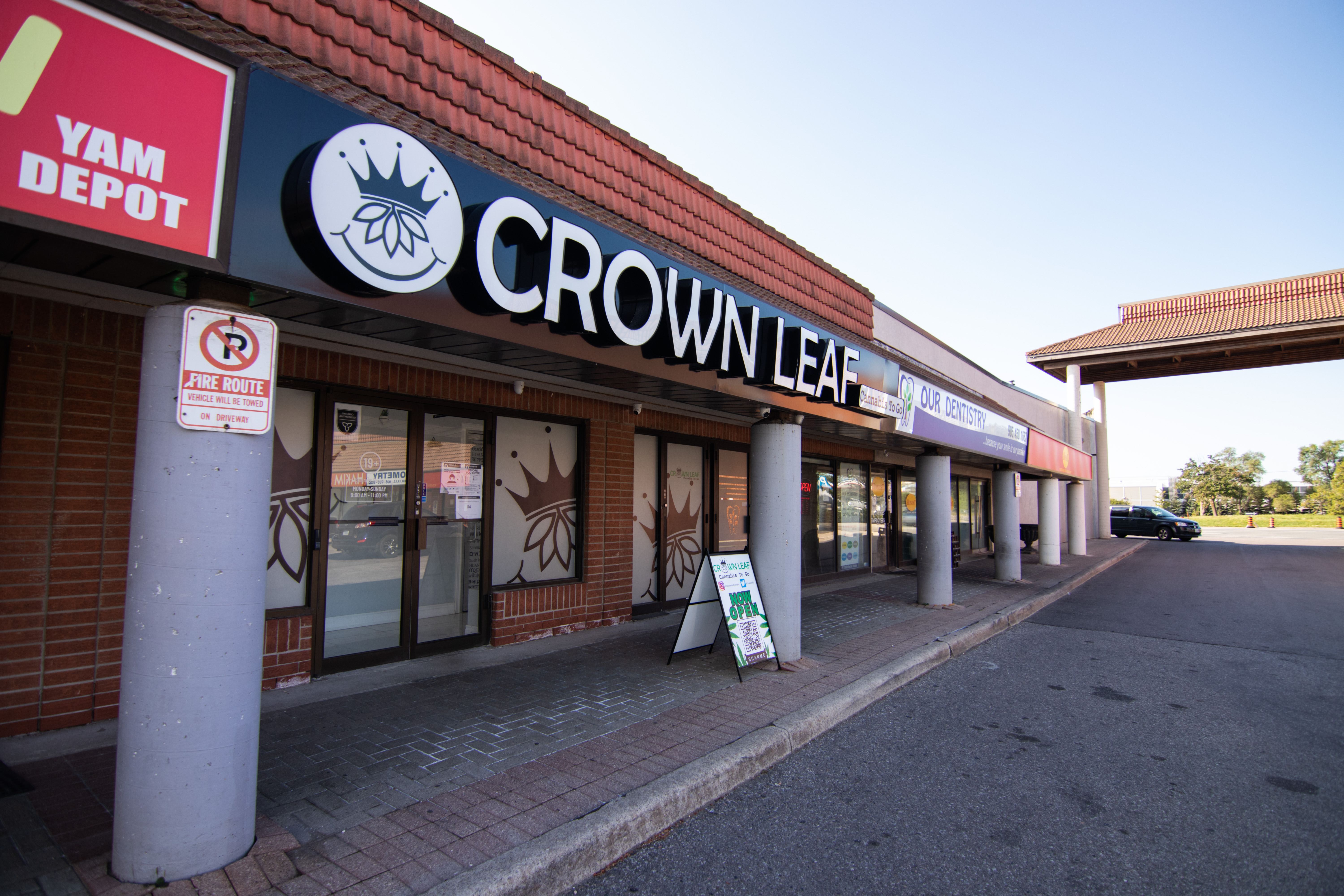 Crown Leaf Cannabis - Brampton - Steeles Ave