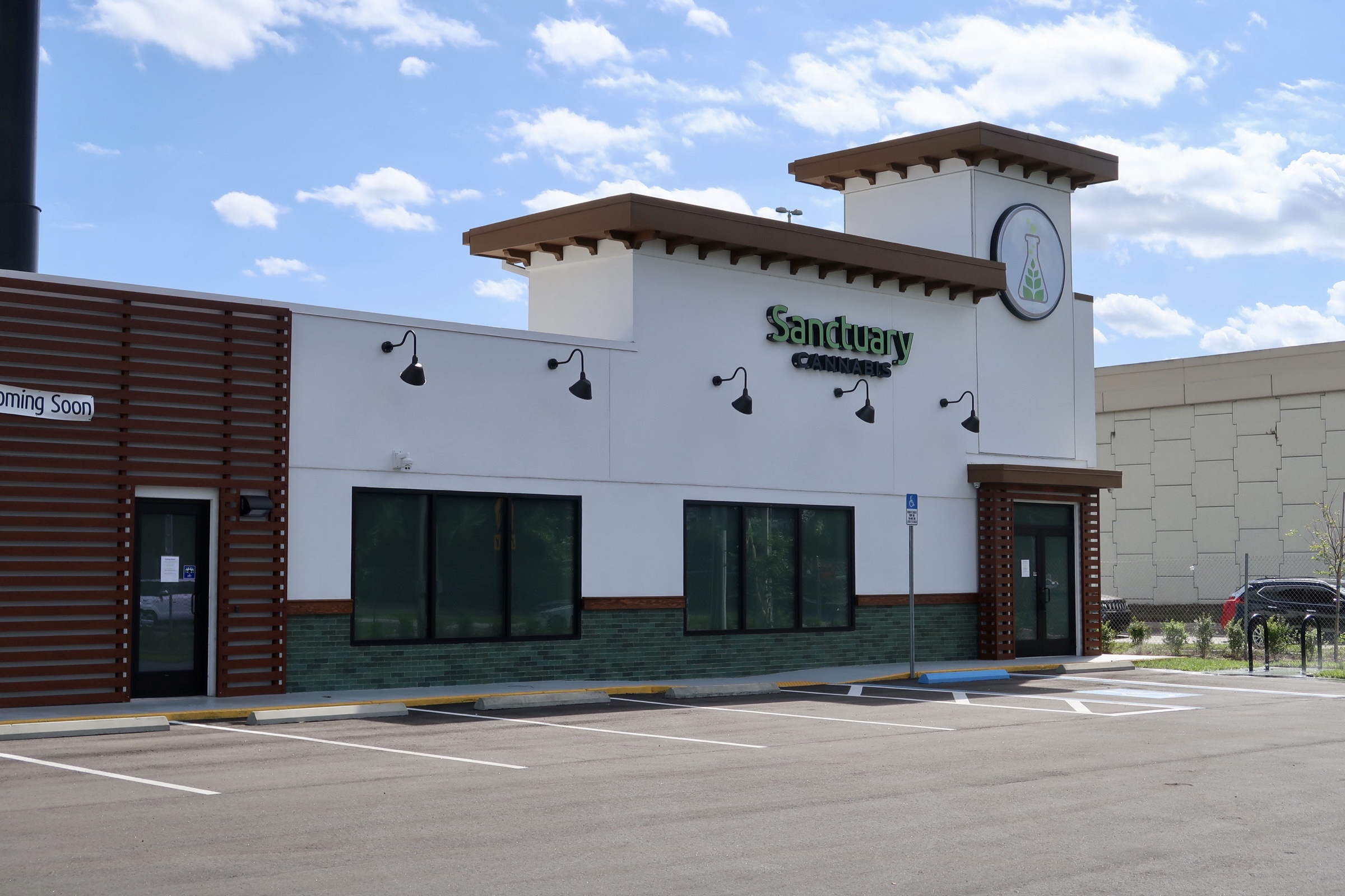 Sanctuary Dispensary Fort Pierce Florida 06 - ac3ye0p