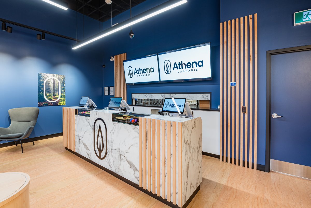 Athena Cannabis - Kanata