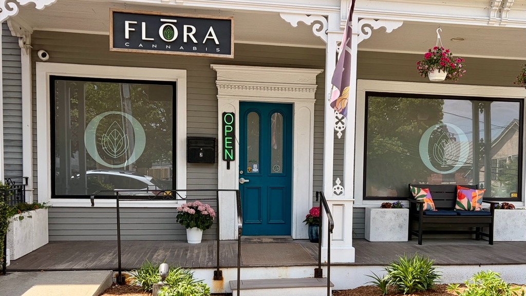 FLŌRA Cannabis