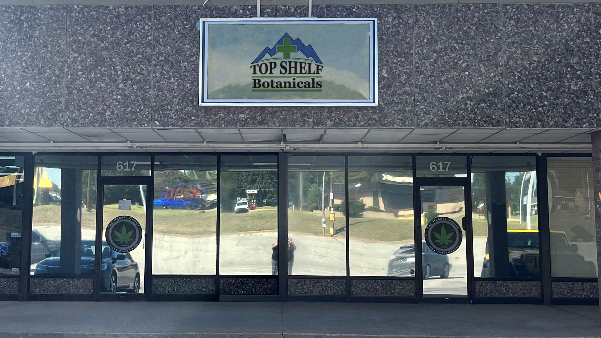 Top Shelf Botanicals Chickasha Dispensary Menu, Reviews & Photos