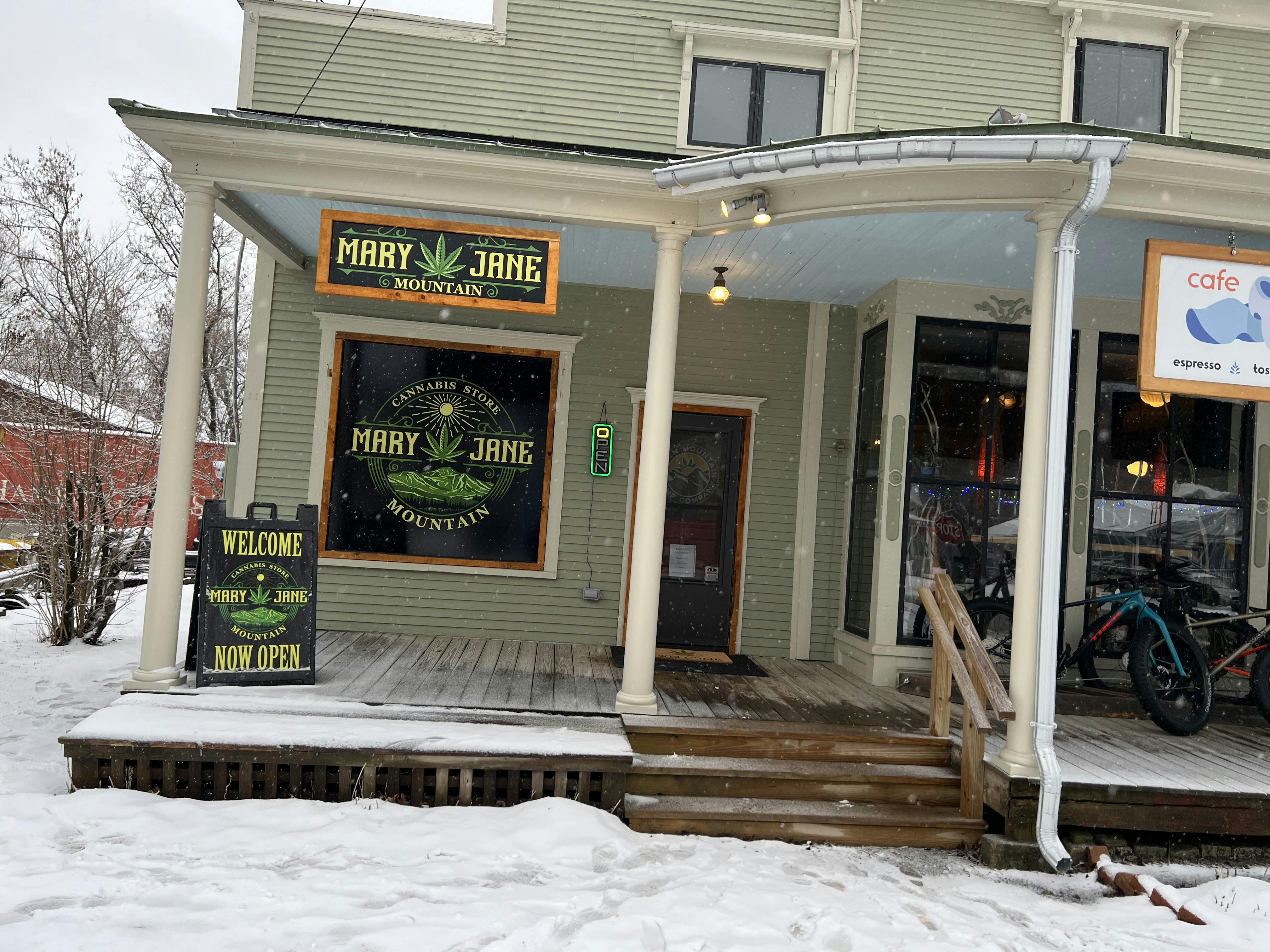 Mary Jane Mountain Montgomery Center, VT Dispensary Leafly