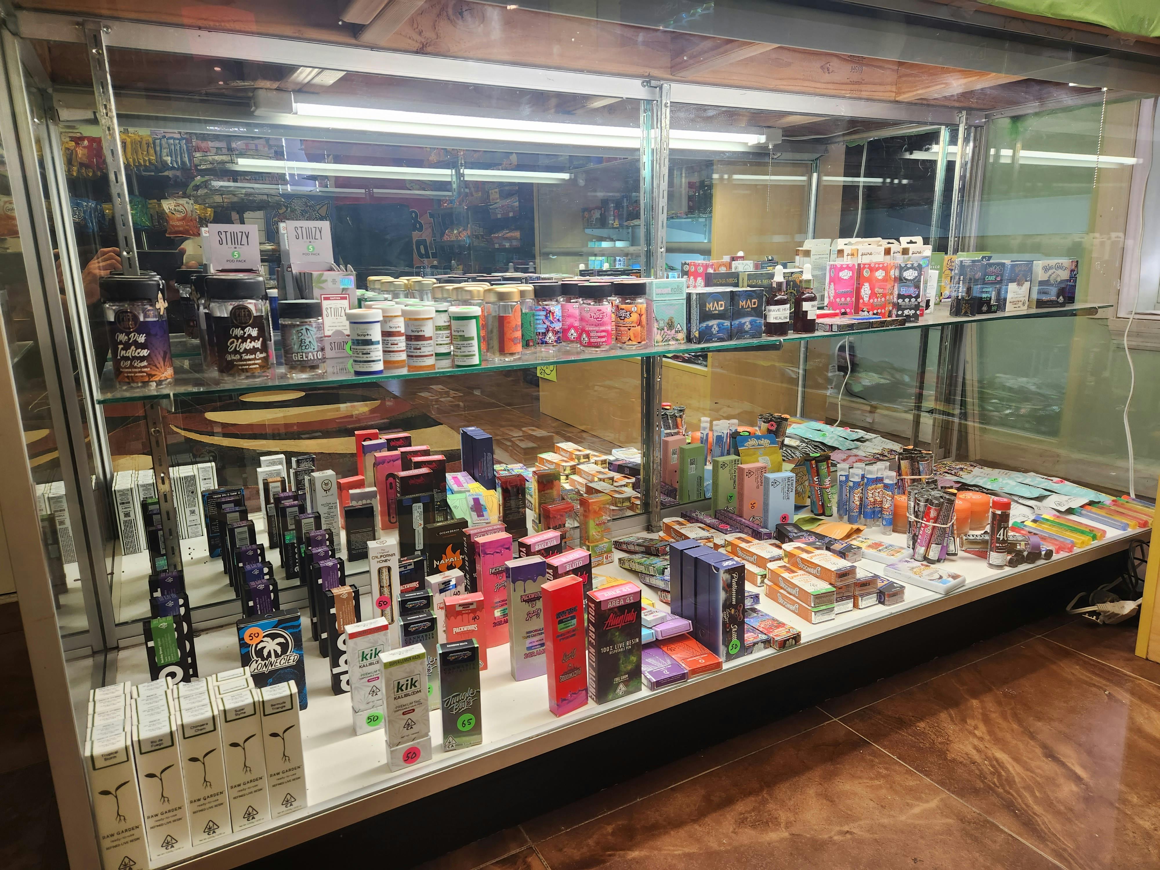 Brave Hearts Smoke and Vape Dispensary Mastic Mastic, NY Dispensary