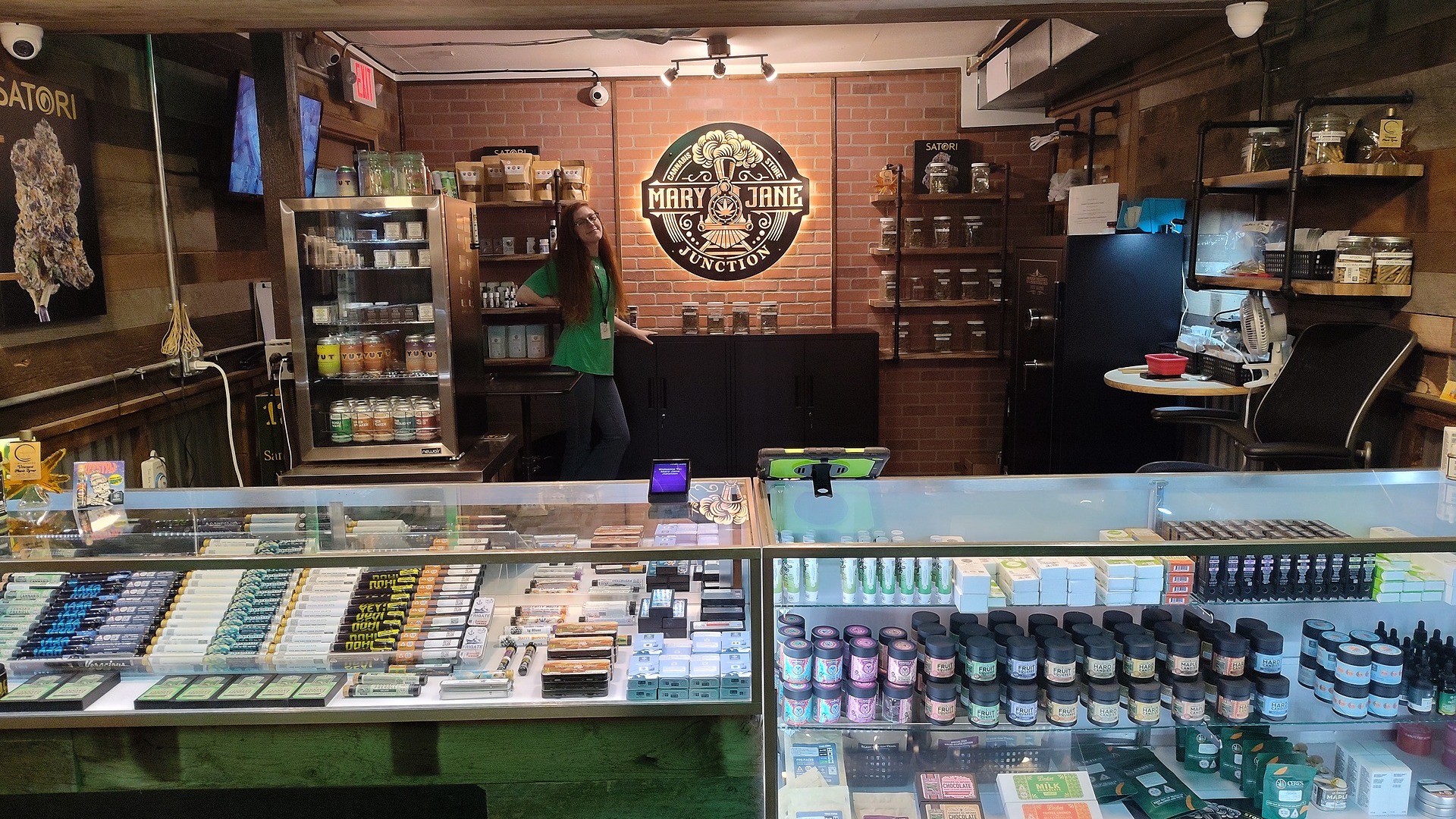 Mary Jane Junction | Dispensary Menu, Reviews & Photos