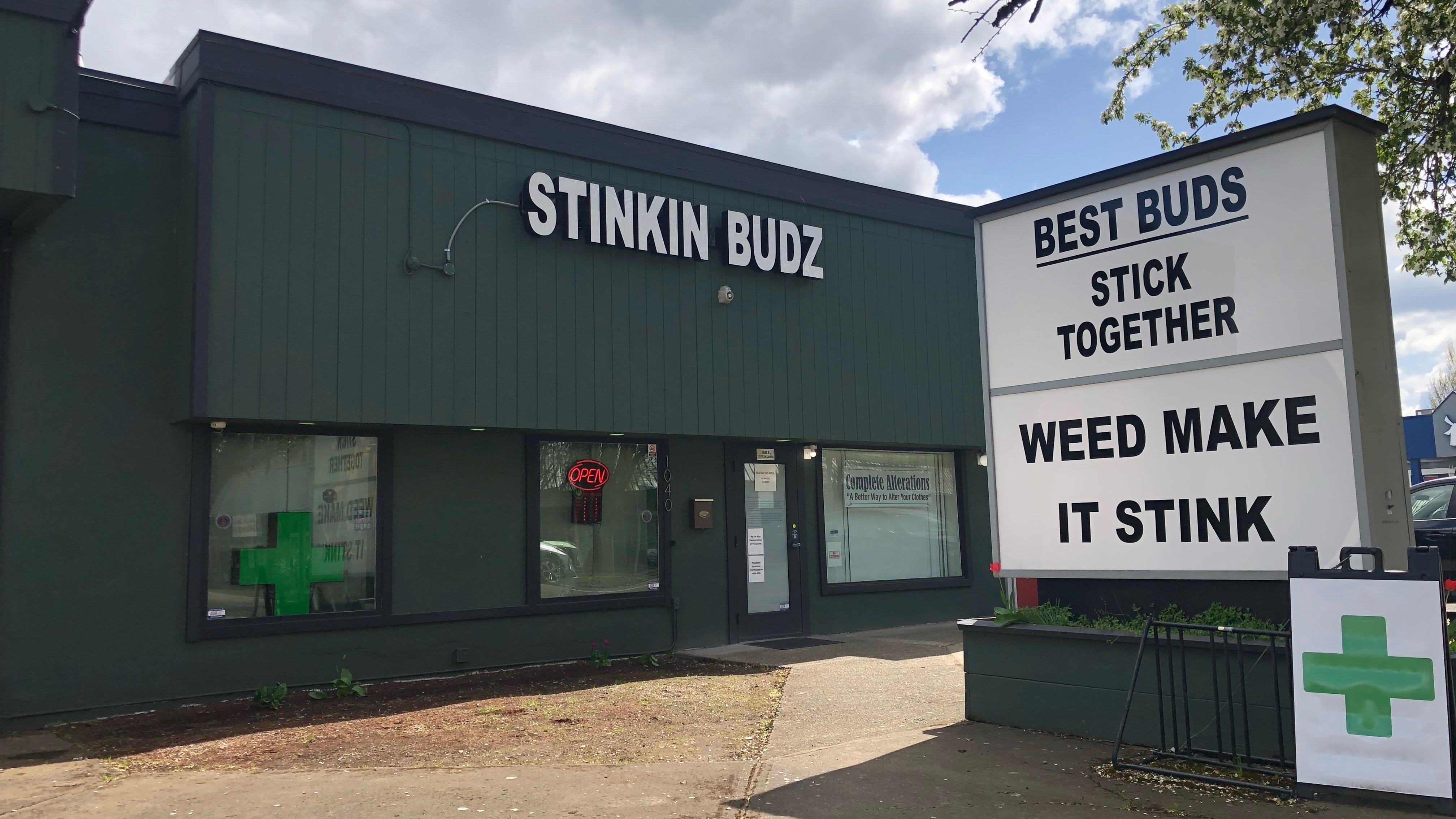 Stinkin Budz