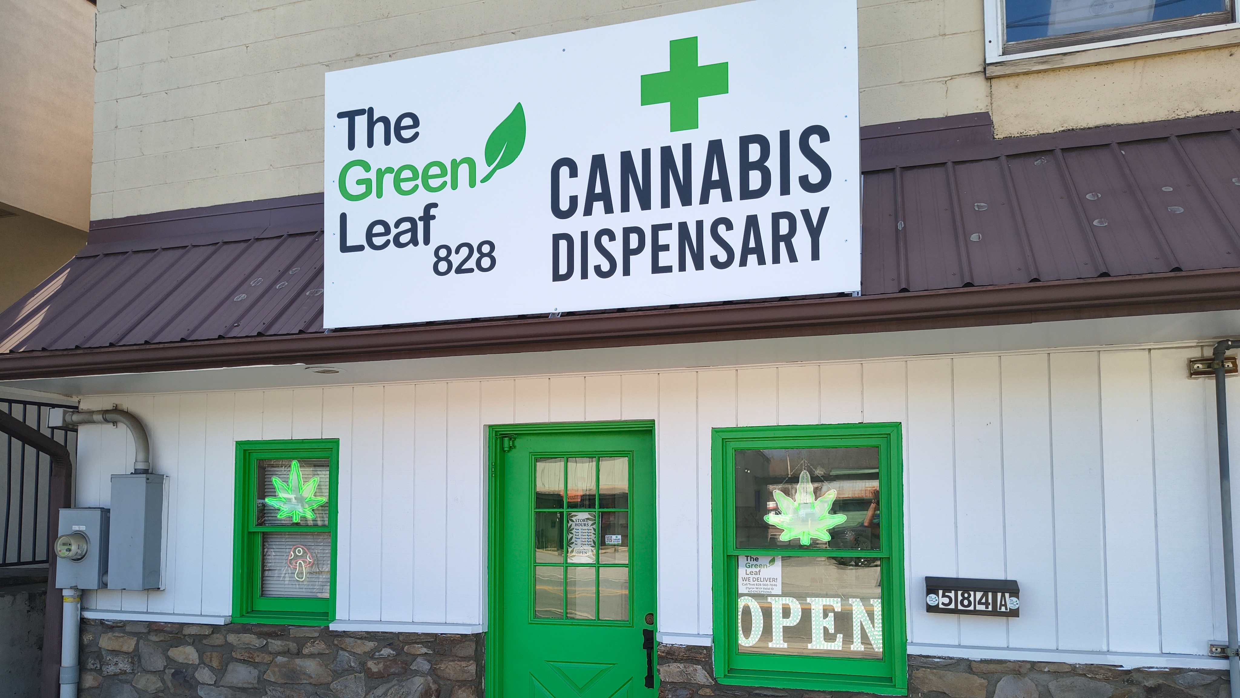 The Green Leaf 828