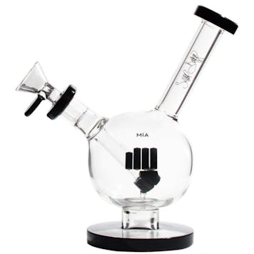 Photo of Snoop Dogg Pounds MIA Water Pipe