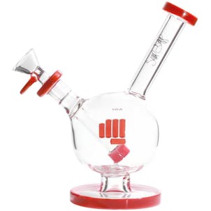 Photo of Snoop Dogg Pounds MIA Water Pipe