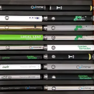 Photo of 510 Thread Vape Battery - 3.7 Volt, Button Activated (6 Colors)