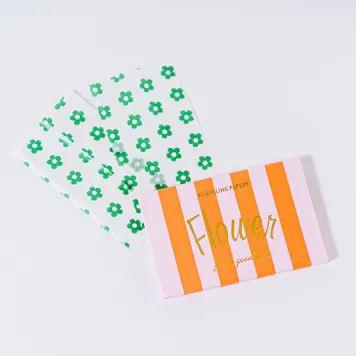 Photo of Rolling Papers in Leaf