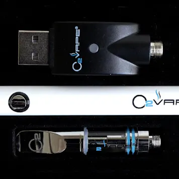 Photo of CERAMIC CELL Vape Pen Slim Kit – 3.7 Volt w/ Button (6 Colors)