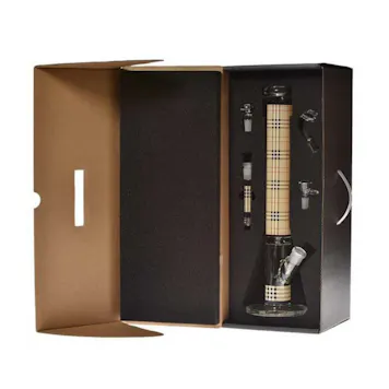 Photo of Hoss Glass 18 Inch Tartan Straight Tube with Carry Case and Extra Parts