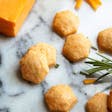 Product image for Rosemary Cheddar Crackers - 100mg (Adult Use)