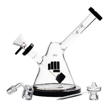 Photo of Snoop Dogg Pounds SFO Water Pipe