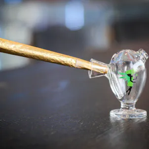 Photo of 'MJ's Arsenal' The Martian Glass Blunt Bubbler