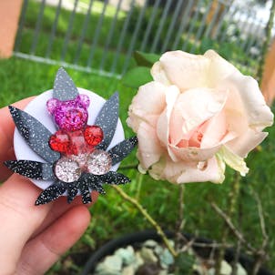 Photo of CannaBears Jewelry PHONE GRIP - "Pinky Fresh"