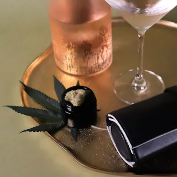 Photo of 1 fl oz 30ml Ultraviolet Glass Jars/ 2 pack