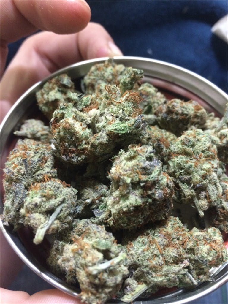 Photos of Cookies and Cream Weed Strain Buds Leafly