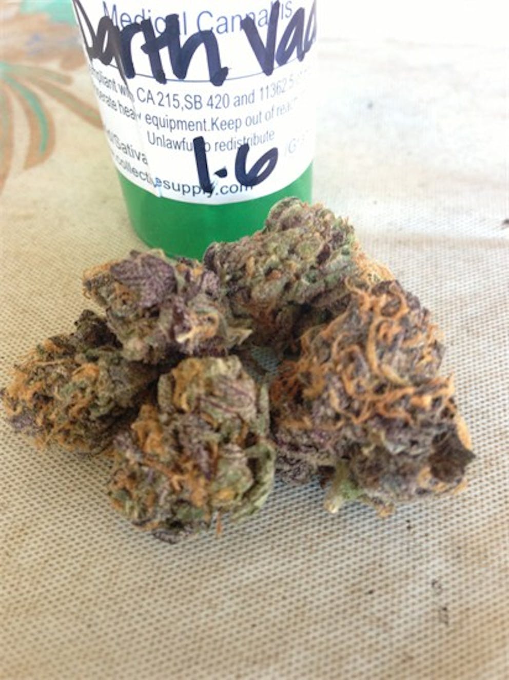 Photos of Darth Vader OG Weed Strain Buds Leafly