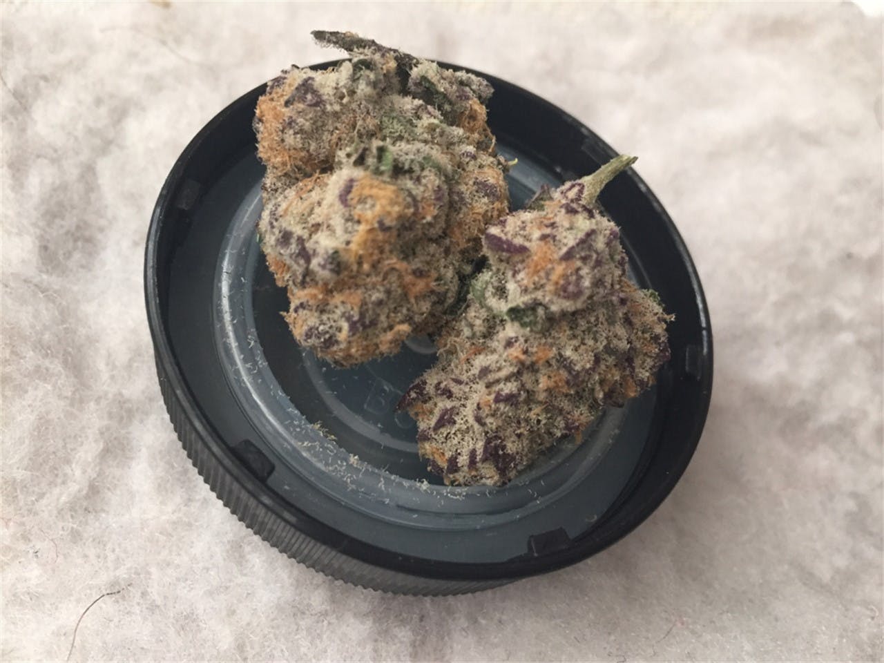 Photos of Grandpa Larry OG Weed Strain Buds Leafly