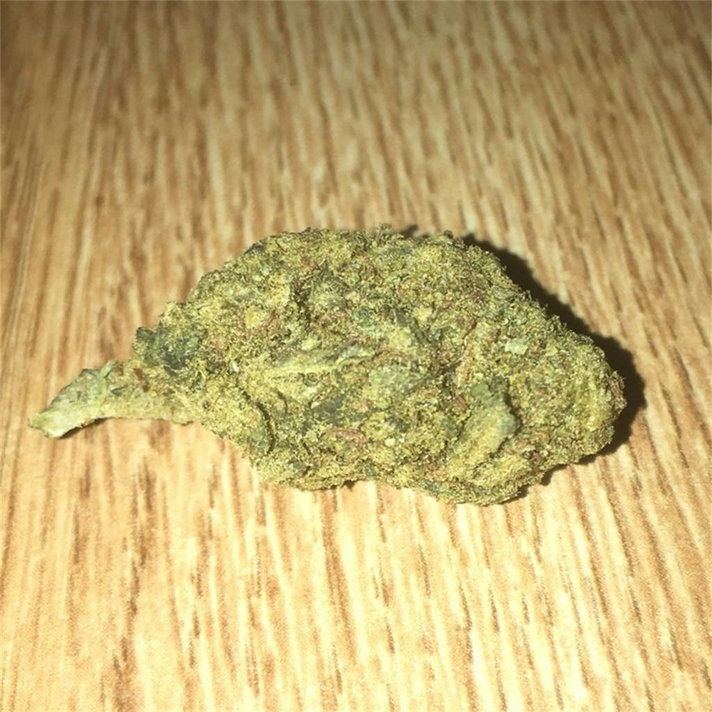 Photos of Lemon Kush Weed Strain Buds Leafly
