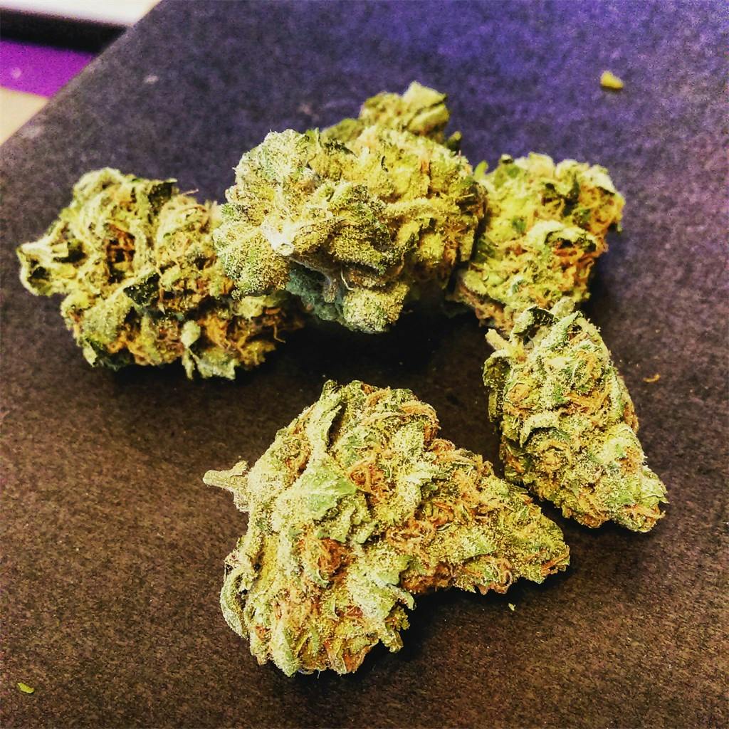 Photos of Pineapple Express Weed Strain Buds Leafly