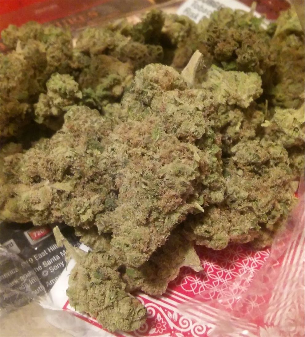 Photos of Strawberry Lemonade Weed Strain Buds Leafly